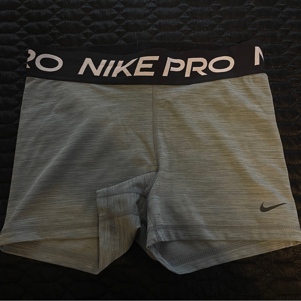 Nike Pro 365